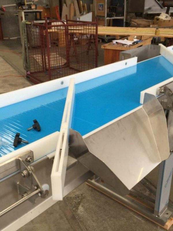 Bline-conveyor-with-reject